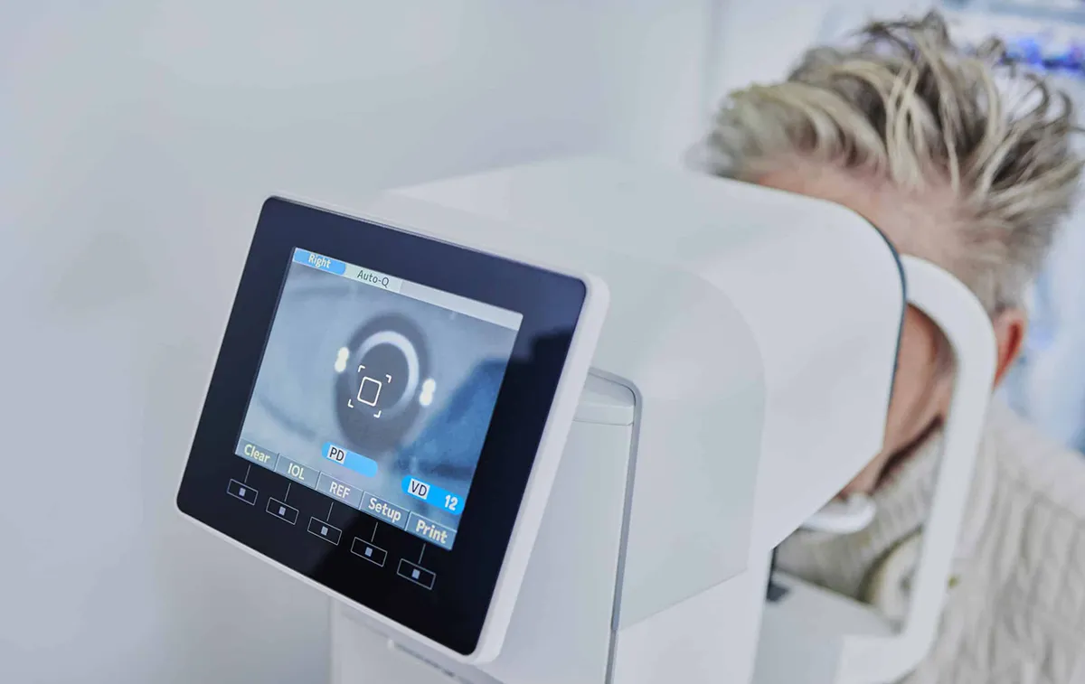 Ophthalmic equipment used during refraction assessment